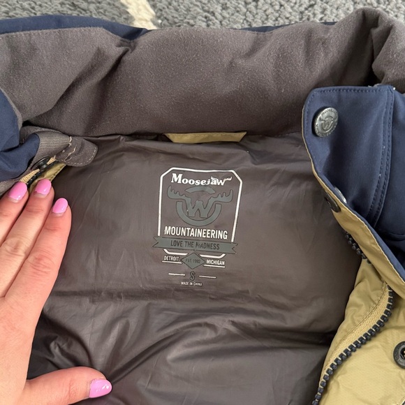 Men's Moosejaw Down Puffer Vest - Picture 5 of 8